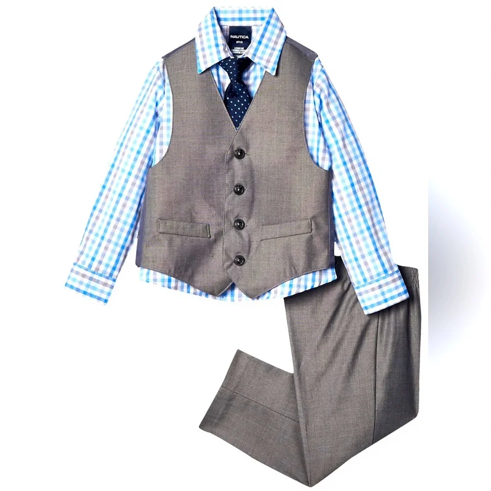 NWT Nautica Boy’s 4 piece suit, size 18 mos